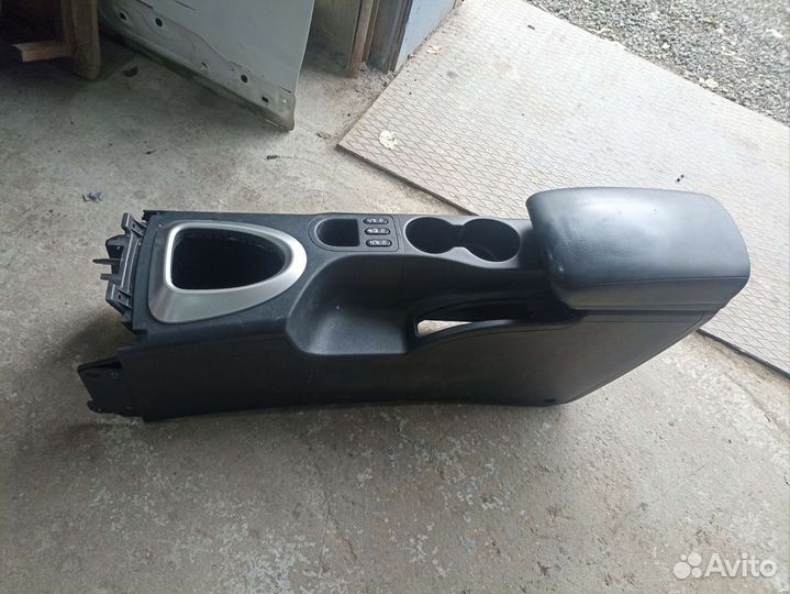 Подлокотник Nissan Qashqai J10 2006-2013г