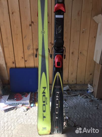 Горные лыжи и ботинки