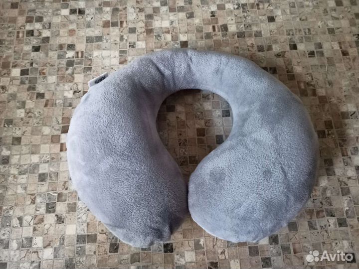 Подушка для сна в транспорте