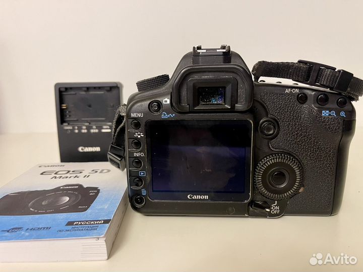 Зеркальный фотоаппарат Canon 5 D Mark II