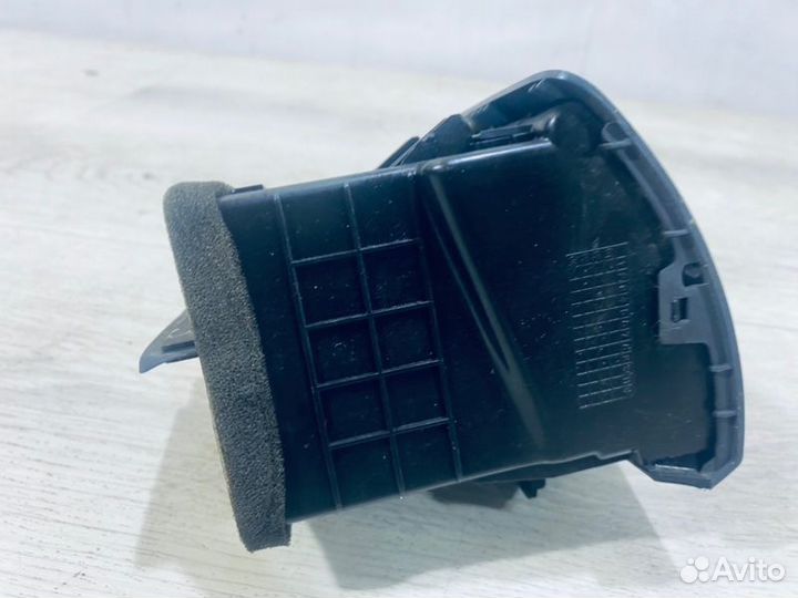 Дефлектор правый Kia Sorento SUV D4CB 2002