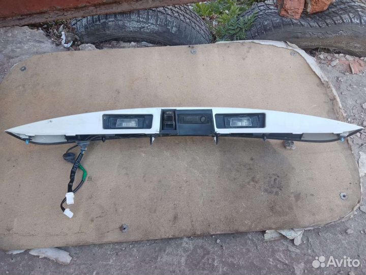 Накладка крышки багажника ниссан жук