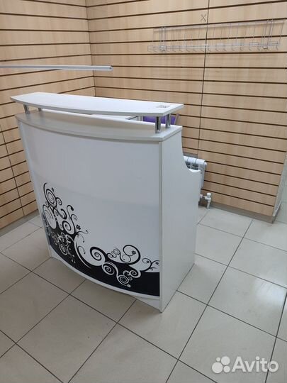 Стол ресепшн