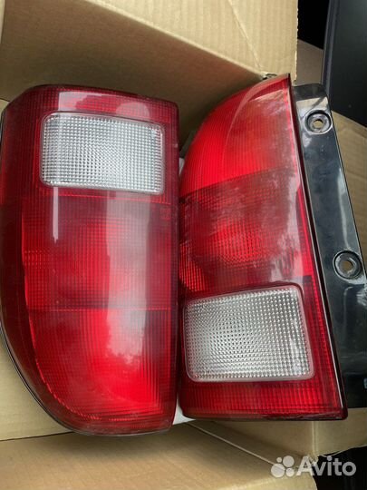 Комплект задних фонарей Suzuki Grand Vitara