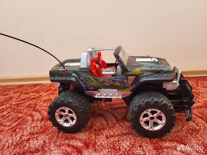 Радиоуправляемый внедорожник / машинка на пульте