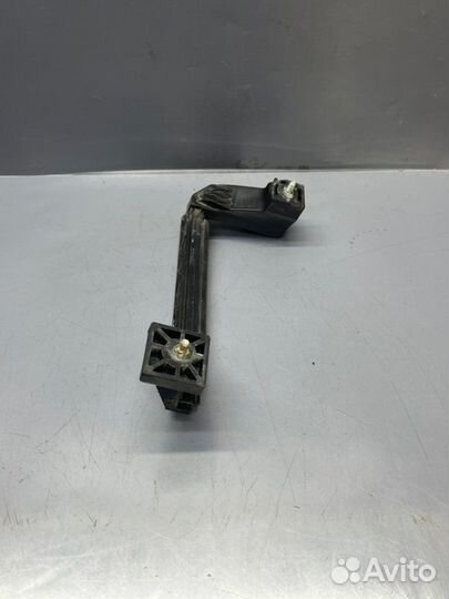 Направляющая стекла двери задняя правая Hyundai