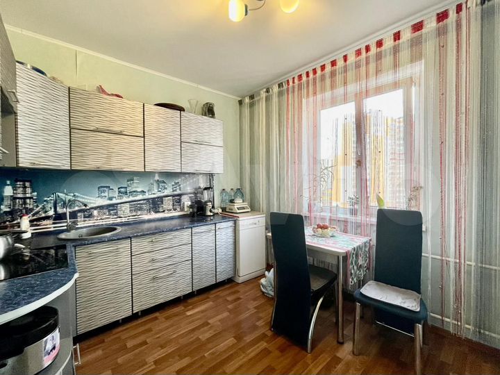 3-к. квартира, 79 м², 9/17 эт.