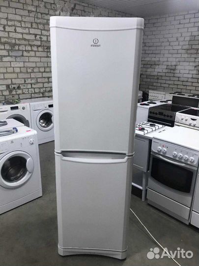 Холодильник Индезит. Двухкамерный