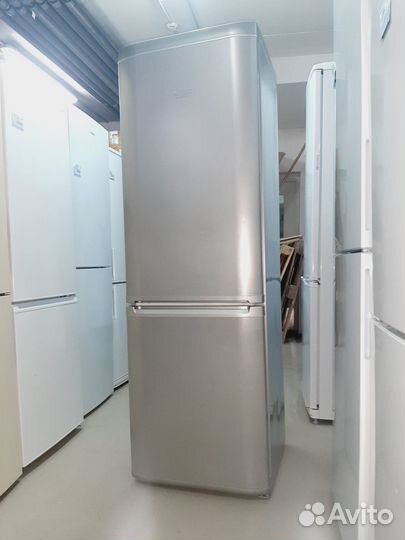 Холодильник Hotpoint-Ariston серебристый 185см