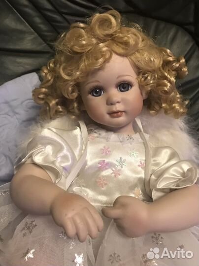 Кукла фарфоровая коллекционная