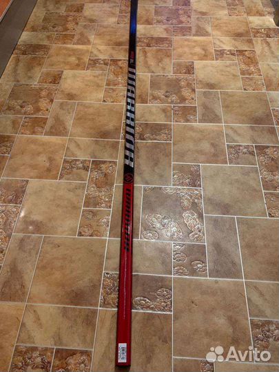 Клюшки шайбы хоккейные