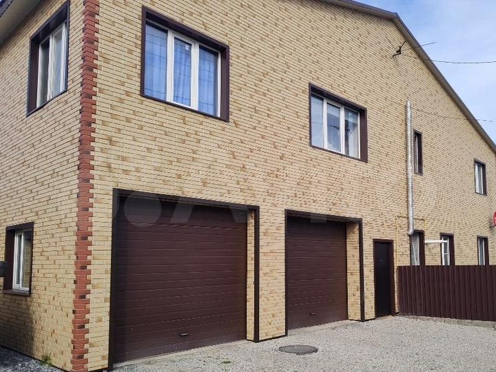 Дом 270 м² на участке 11 сот.