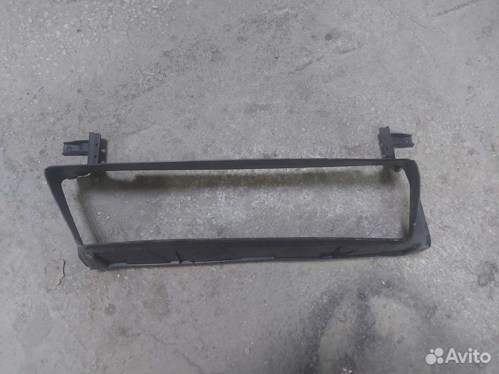 Вольво s 40 рамка перед