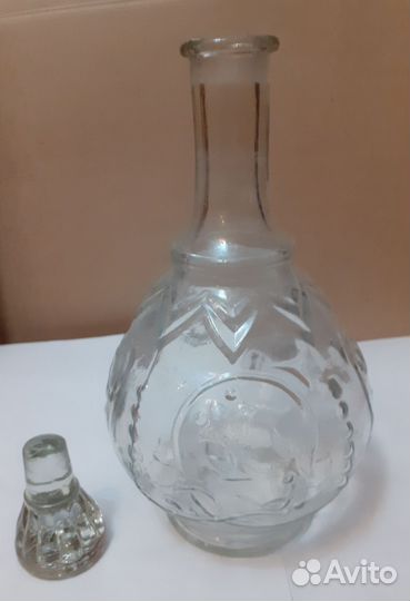 Графин старинный