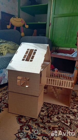 Кукольный домик с мебелью