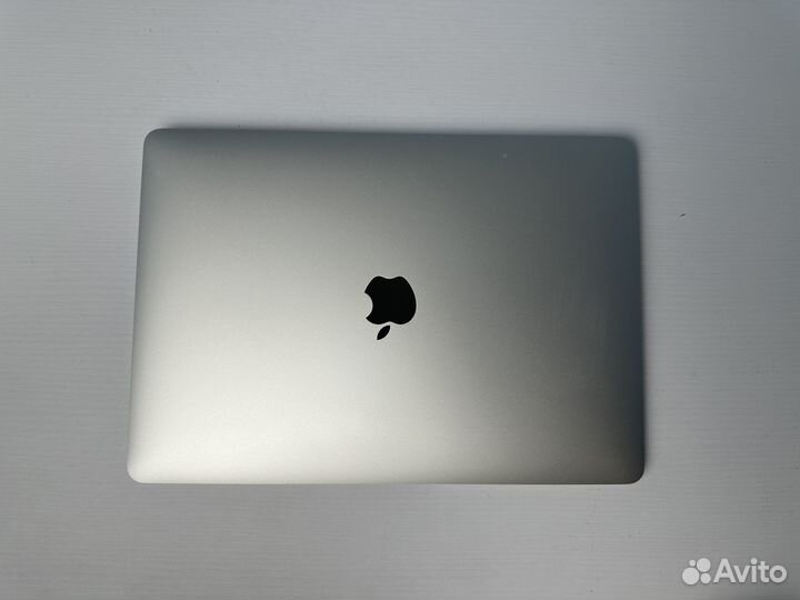 MacBook Air 13 2020 M1 256Gb Ростест, 1010 циклов