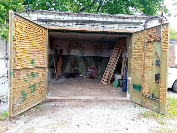 Гараж, > 30 м²