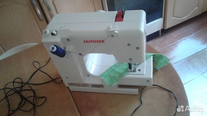 Швейная машинка janome mini