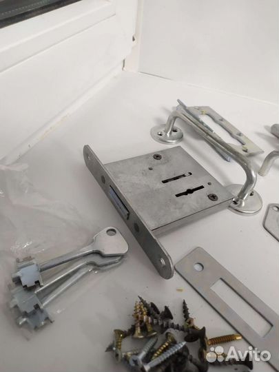 Замок, петли, ручки