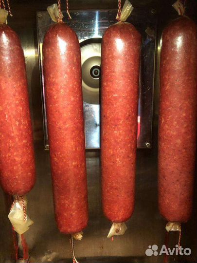 Домашние копченые колбасы, мясо и ветчины
