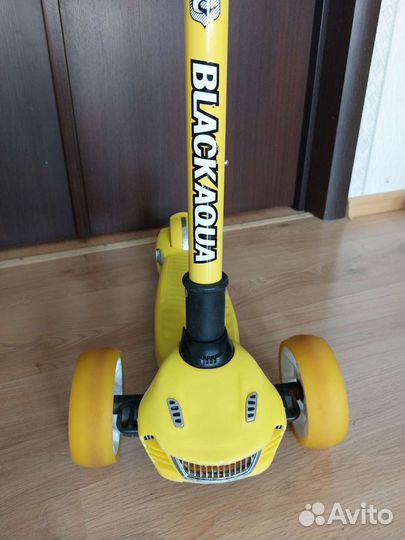 Самокат black aqua со светящ. колёсами