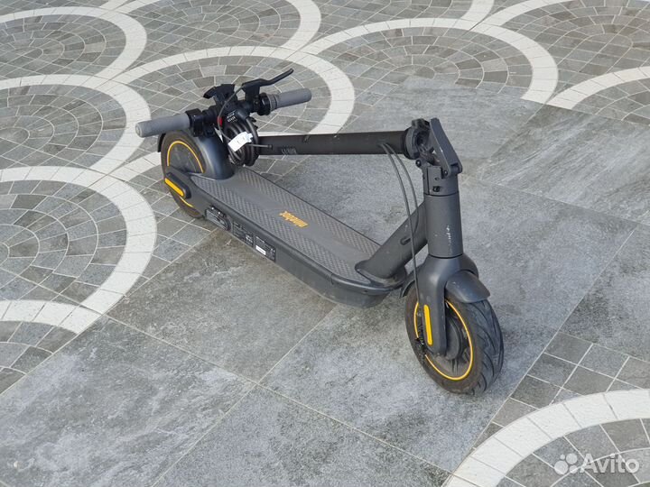 Электросамокат Ninebot Kickscooter Max G30P