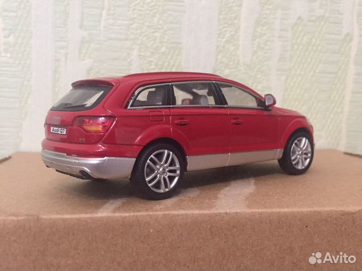 1:43 Ауди Audi Q7