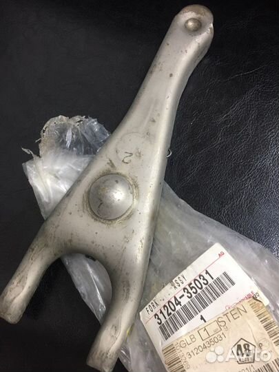 Вилка сцепления toyota hiace/fortuner/tundra/4R