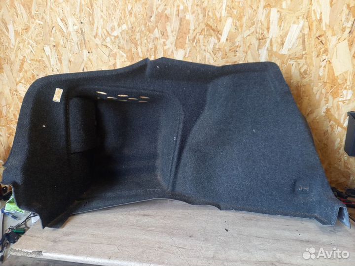 Обшивка багажника левая Skoda Octavia (A5 1Z) 2