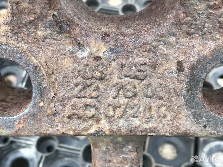 Кронштейн крепления амортизатора правый