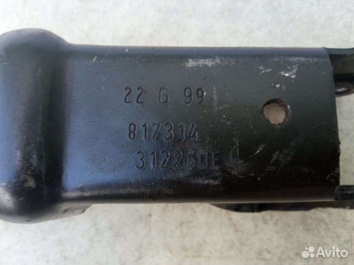 Кронштейн кпп Renault Scenic 1 312260E