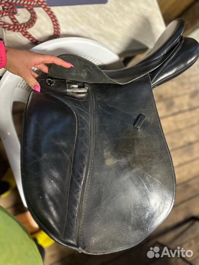 Выездковое седло