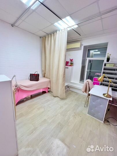 Аренда рабочего места мастера ногтевого сервиса