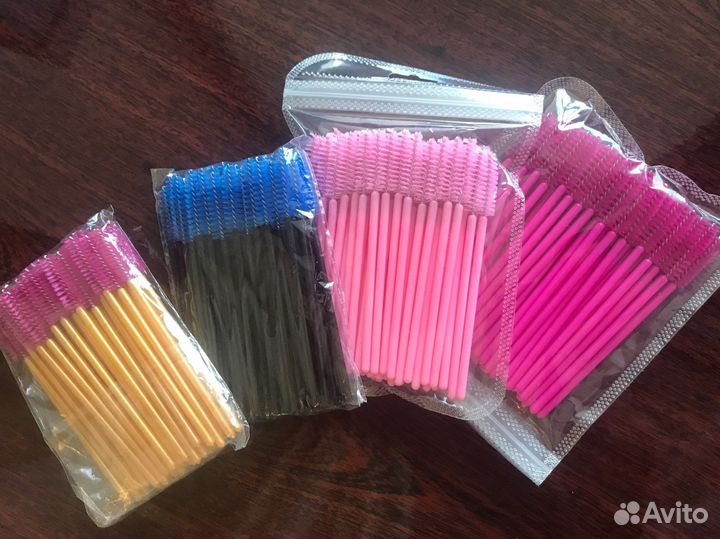 Щеточки для ресниц и бровей