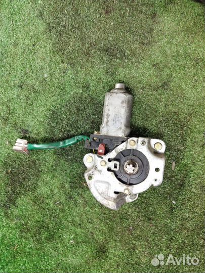 Моторчик стеклоподъемника передний левый Mazda MPV