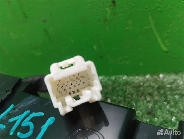 Дисплей информационный Mazda 3 (BK) 2008