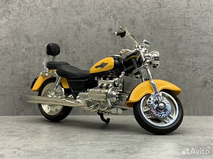 Коллекционная модель Honda Valkyrie 1:18