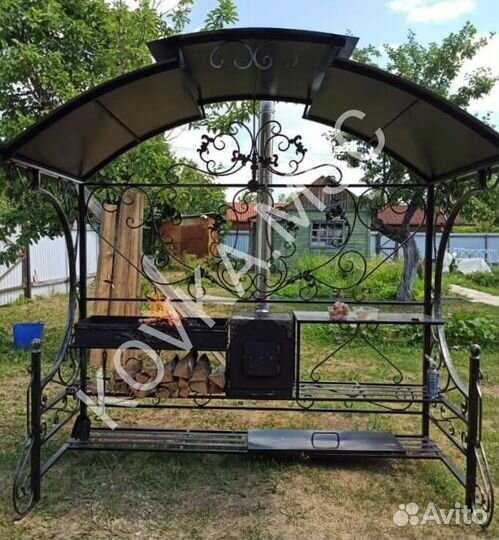Мангал с крышей