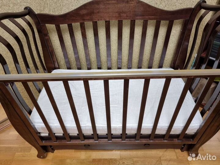 Детская кроватка Юлиана с продольным маятником
