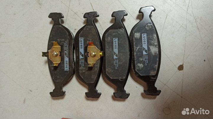 Тормозные колодки переднее Volvo 440 1992-1994