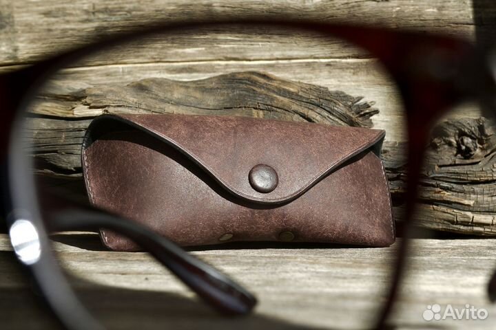 Кожаный чехол для очков на заказ