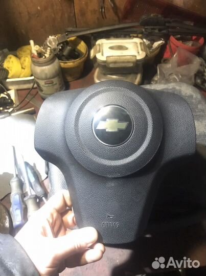 Подушка безопасности водителя Chevrolet Niva