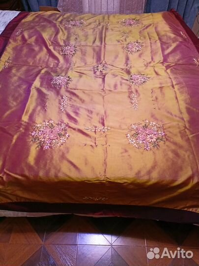Покрывало на кровать новое