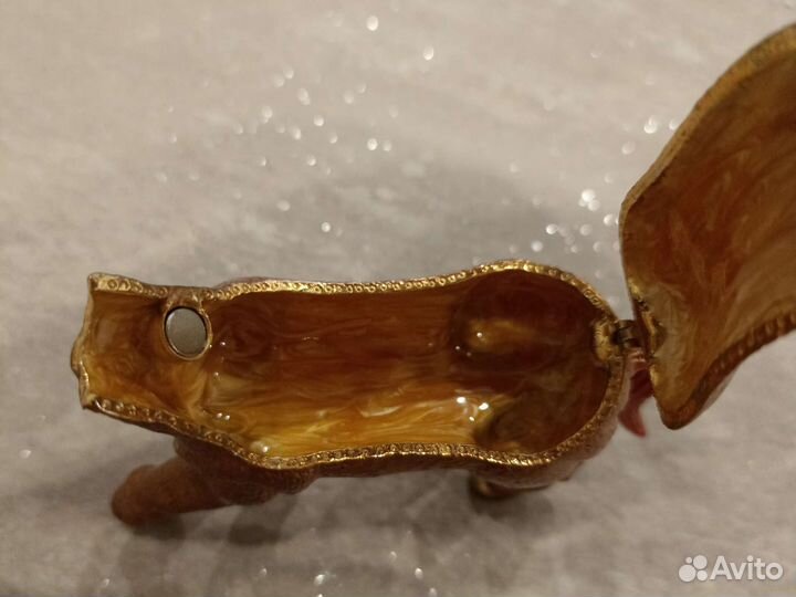 Шкатулка -лошадь металлическая