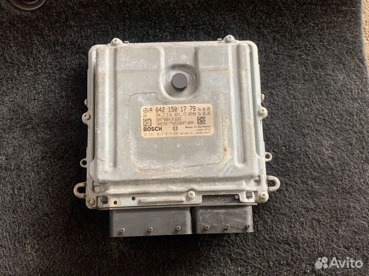 Блок управления двигателем Мерседес ом642