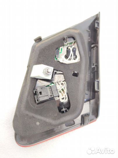 Фонарь крышки багажника (внутренний) задний левый