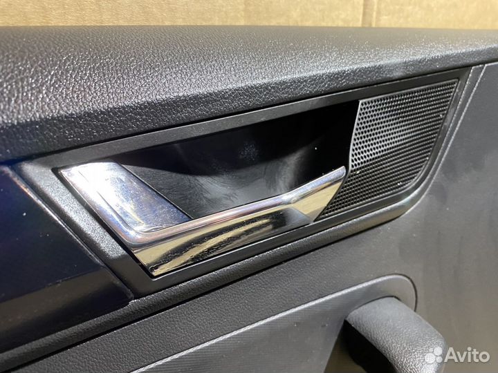 Обшивка двери задней Skoda Rapid 60U867023