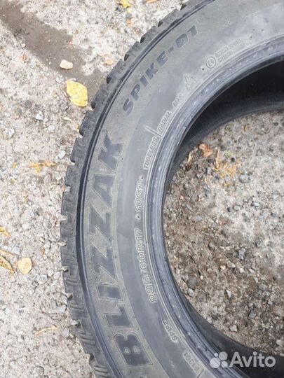 Bridgestone Blizzak Spike-01 235/60 R17