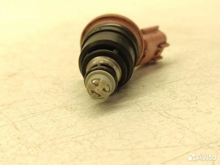 Форсунка топливная Nissan Cefiro PA32 VQ25DE