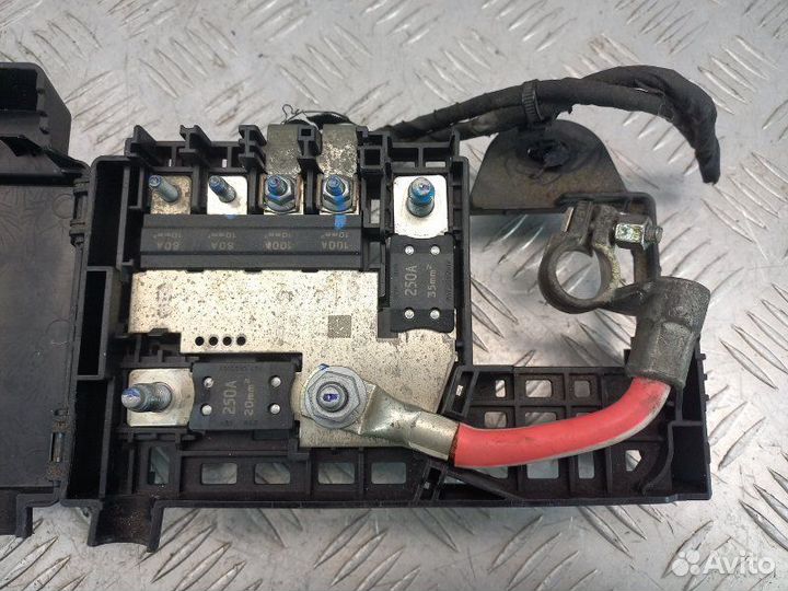 Блок предохранителей Chevrolet Orlando 1 1.8 F18D4